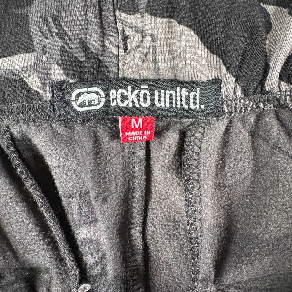Ecko Unltd Sweats Shorts Mens M Camo Floral Print‎ Urban Fashion Athletic Wear